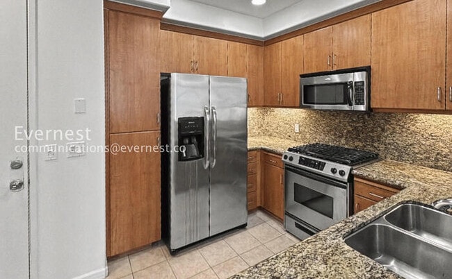 Building Photo - 1101 S Main St