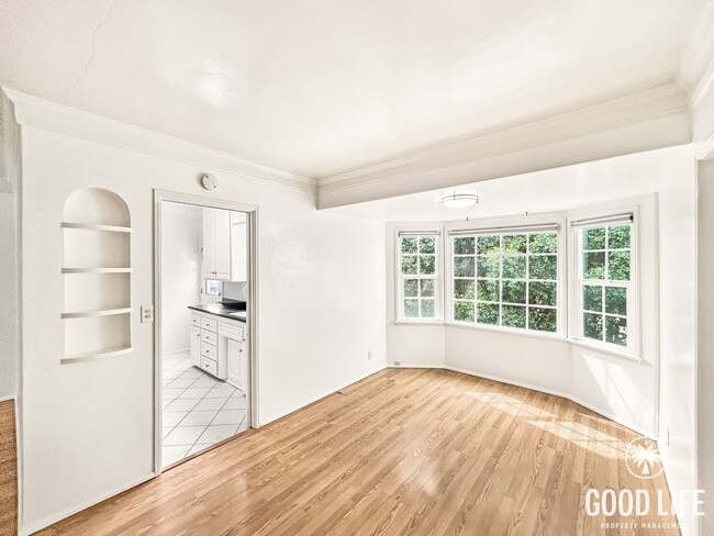 Building Photo - Beautiful 2BD/1BA Condo Located in Hillcrest! W/ Laundry On-Site and Across The Street From Balbo...