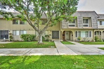 Building Photo - 4555 Larwin Ave