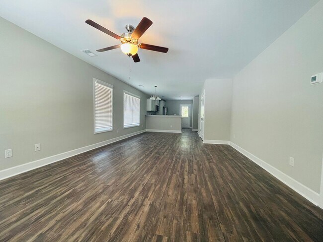 Building Photo - Cottage Living! 3 Bedroom 2 Bath!