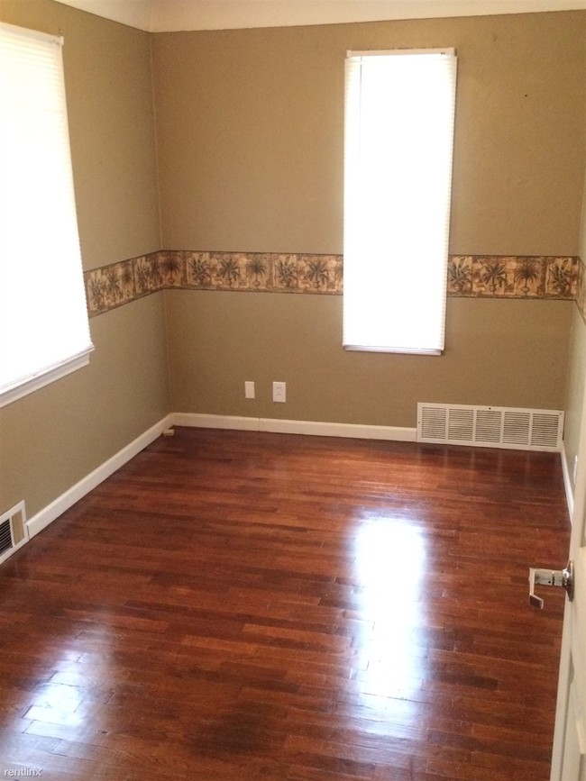 Foto del edificio - 3 br, 1 bath House - 400 Beach St