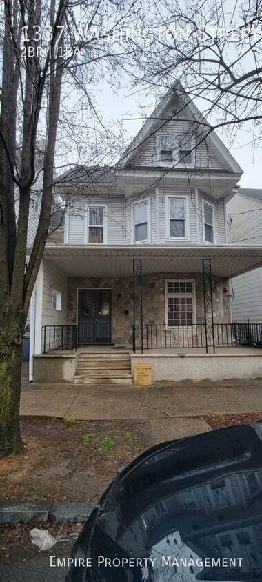 Foto principal - 2nd floor: 2 Bedroom / 1 Bathroom in Easton !