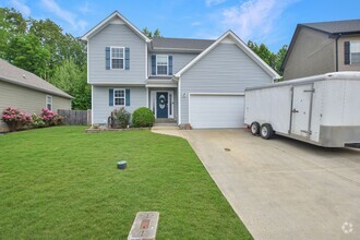Building Photo - 670 Fox Hound Dr