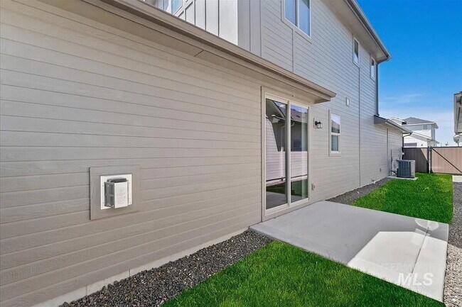 Foto del edificio - Functionality and convenience! Minutes fro...