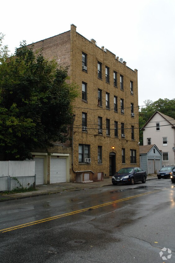 Building Photo - 15 Radford St