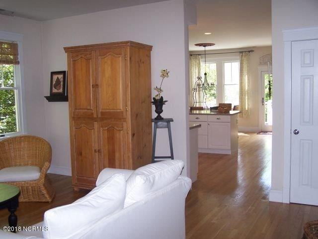 Foto del edificio - 236 W Shorewood Dr
