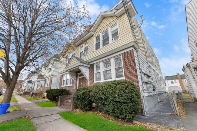 front view - 523 Beardsley Ave