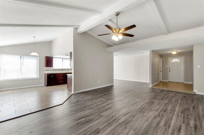 Building Photo - 22306 Red River Dr