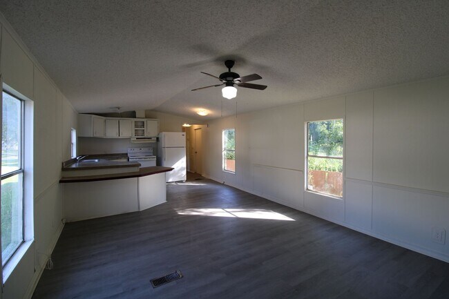 Foto del edificio - Experience peaceful country living!