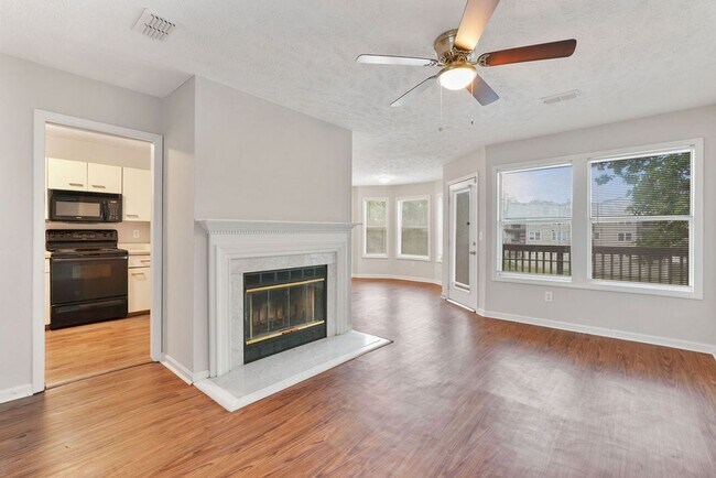 Foto del edificio - 6804 Willowbrook Dr