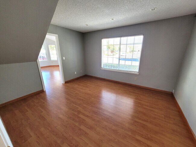 Building Photo - 5475 Alamo Ter