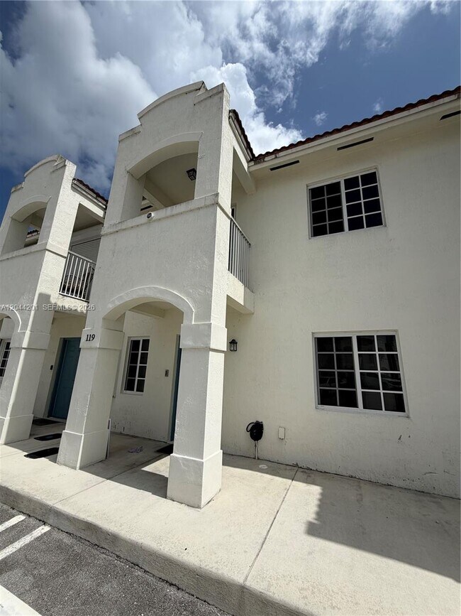 Foto del edificio - 119 SW 6th Ln