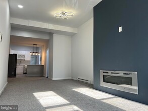 Building Photo - 2025 N 32nd St