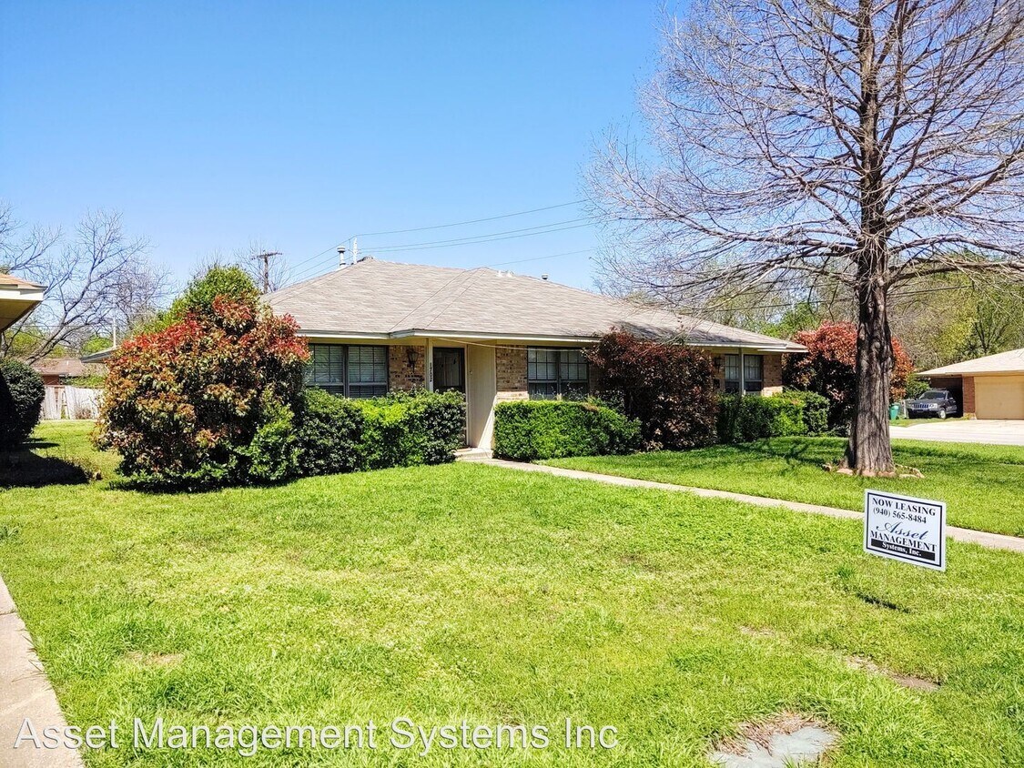 Foto principal - 2 br, 1 bath House - 1702 Broadway
