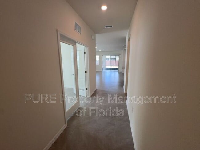 Building Photo - 4122 NW 48th Ter Rd