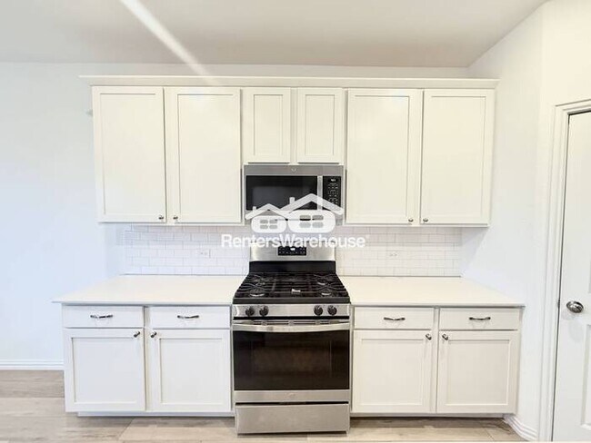 Foto del edificio - Move-in ready and like new, this newer home is ready to welcome its next residents
