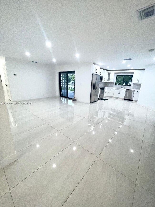 Foto del edificio - 7590 Johnson St