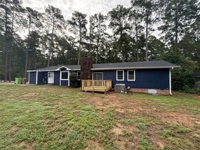 Building Photo - 1208 Lorimer Rd