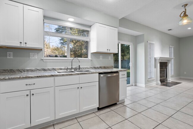 Building Photo - 9524 Pointe Aux Chenes Rd