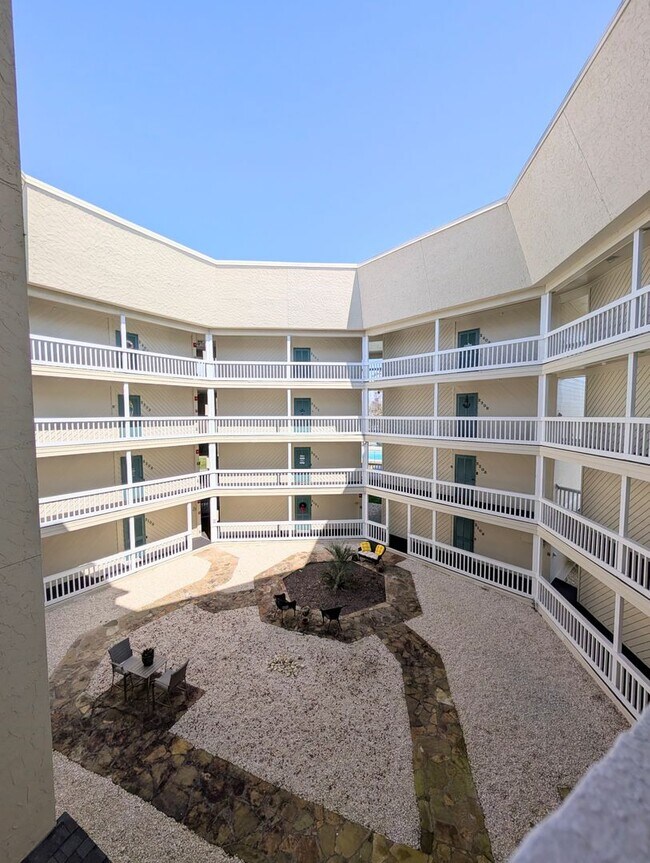 Foto del edificio - 4350 Intercoastal Dr