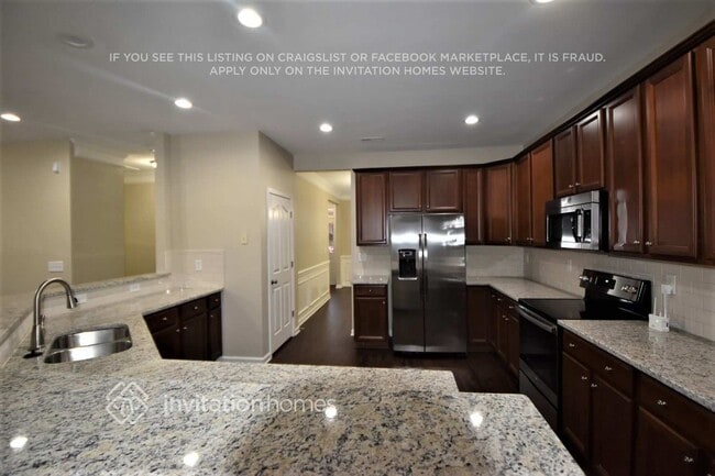Building Photo - 12231 Fullerton Ct