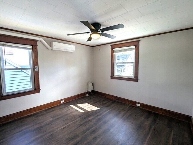 Foto del edificio - 1236 Maple Ave