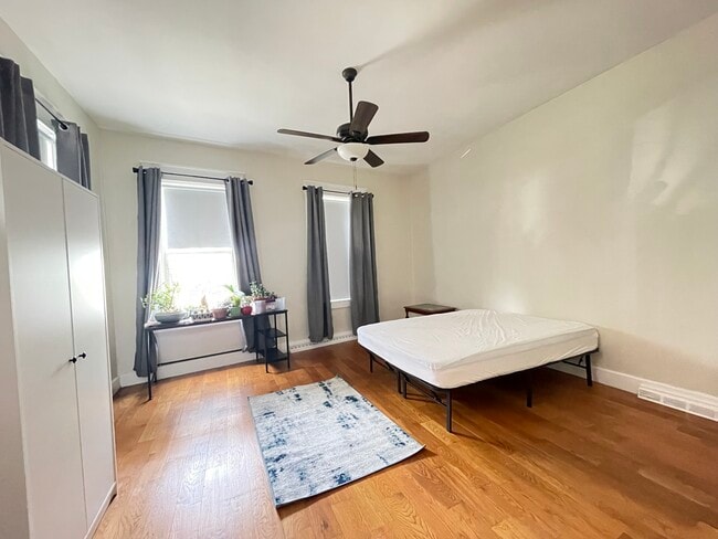 bedroom - 1038 Saint Gregory St