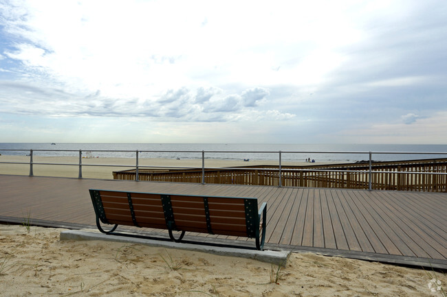 Beach View - Marine Gardens