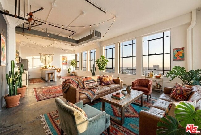 Foto del edificio - 315 E 8th St