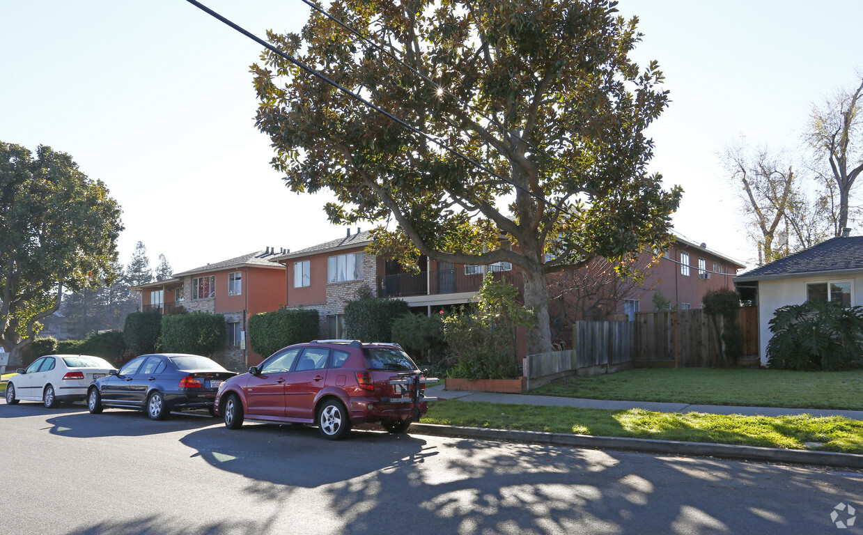 Primary Photo - Stokes Street Apartments
