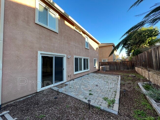 Foto del edificio - 388 Craftsman Dr