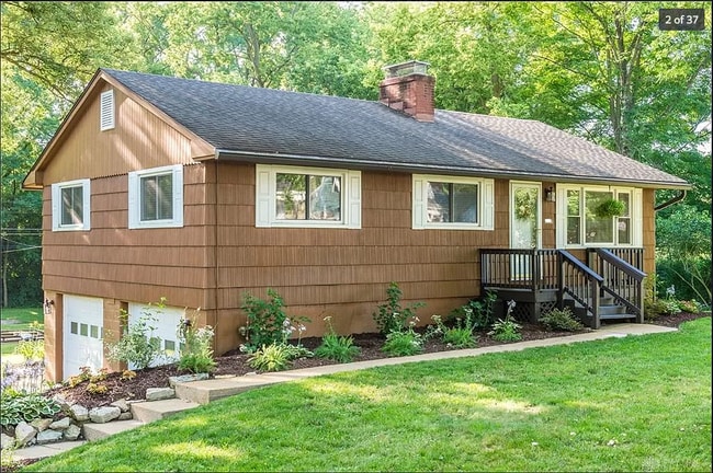Building Photo - 1086 Meadow Dr