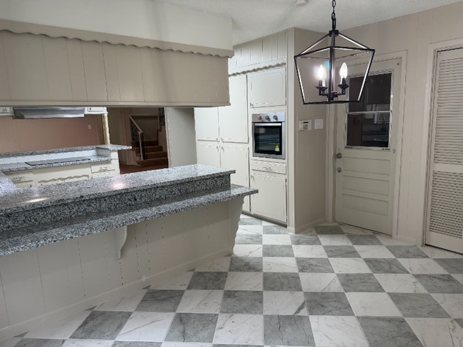 Building Photo - 96 Panorama Dr