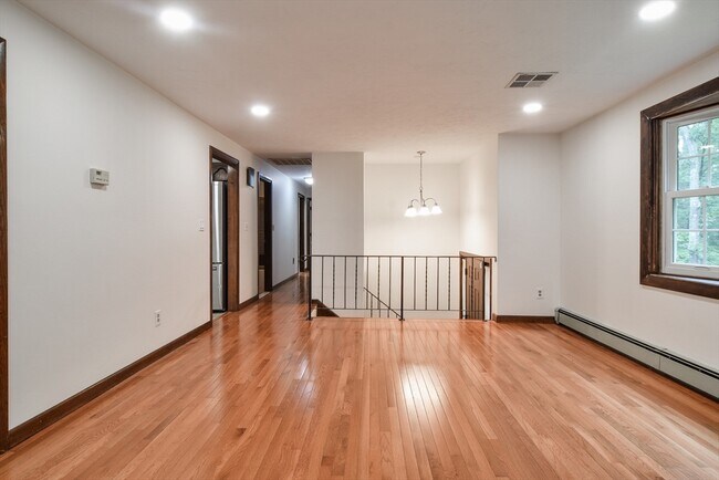 Foto del edificio - 27 Woodland St