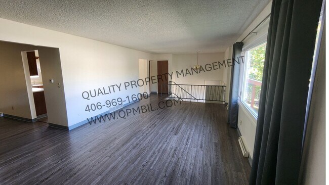 Foto del edificio - Spacious 3BD/2BA Duplex with Garage in Prime West End Location!