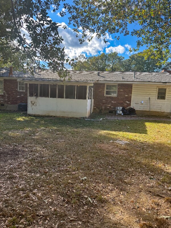 Foto del edificio - 6726 Primrose Ln