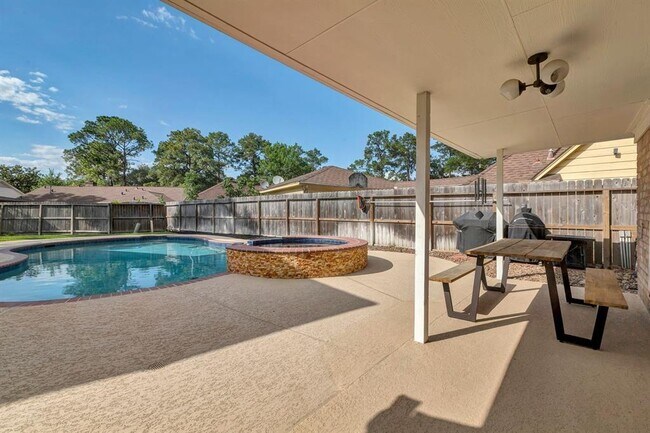 Foto del edificio - 12306 Westmere Dr