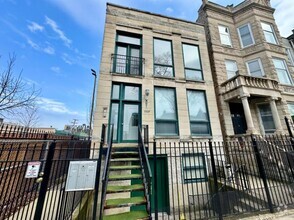 Building Photo - 1537 N Fairfield Ave