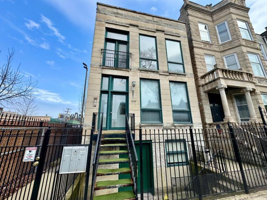 Foto principal - 2 bedroom in Chicago IL 60622