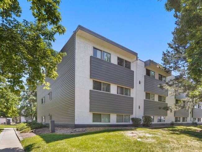 Building Photo - Iris