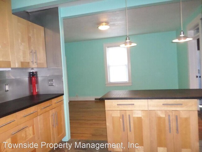 Building Photo - 3 br, 1.5 bath House - 1075 Cambria St.