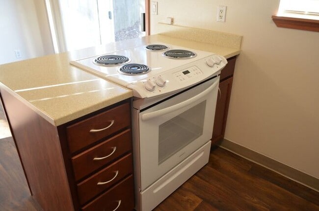 Photo - 3 bedroom, single level, with HUGE private yard! Townhome