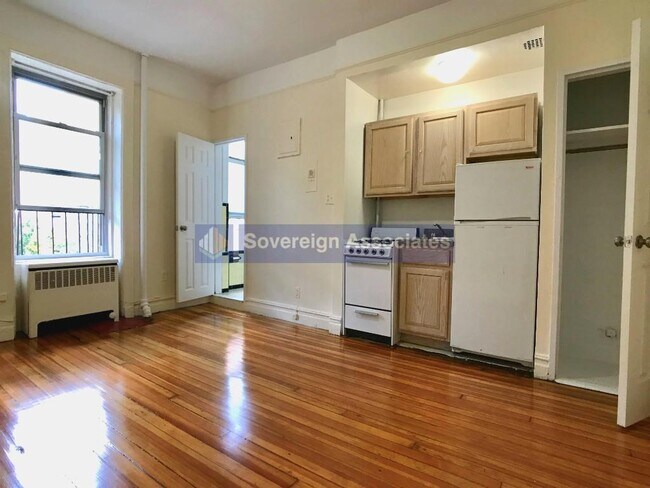 Building Photo - 936 West End Avenue