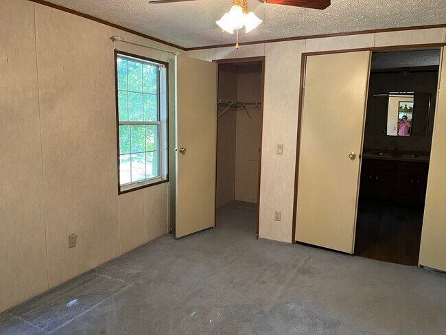 Building Photo - NEW RENTAL LISTING - NO HUD NO SECTION 8