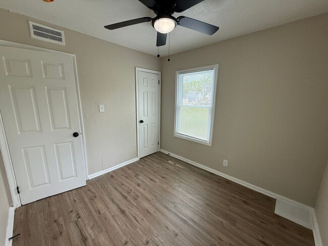 Building Photo - Renovated 4-Bedroom Home – We Welcome Sect...