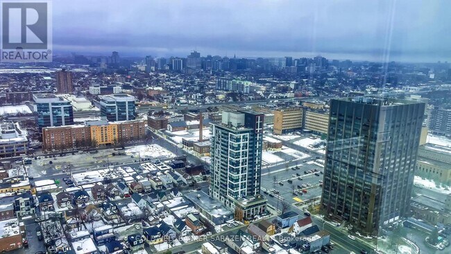 Building Photo - 805 Carling Ave