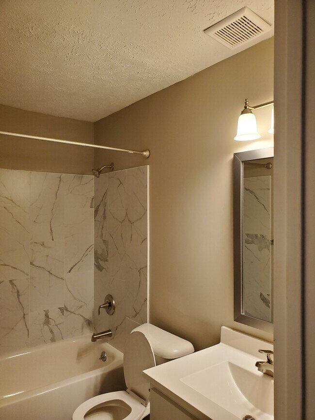 2 BR/2 BA Remodel- Bath - St. Francis Apartments