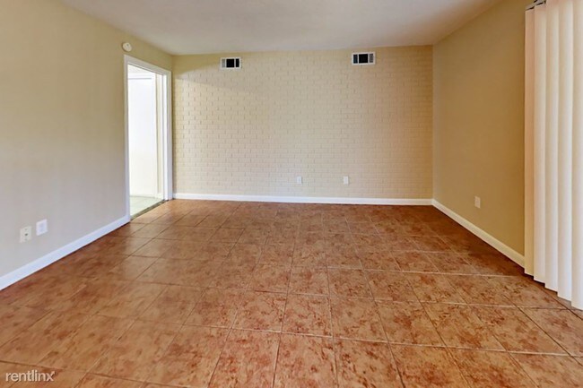 Building Photo - 1536 Sandy Ln