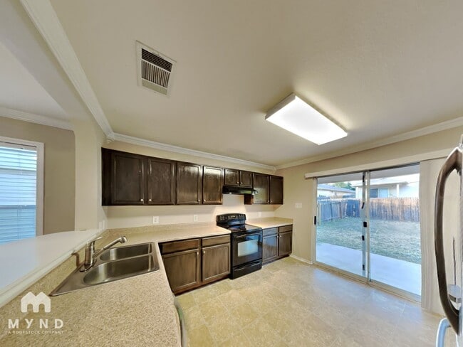 Foto del edificio - 5644 Brougham Way