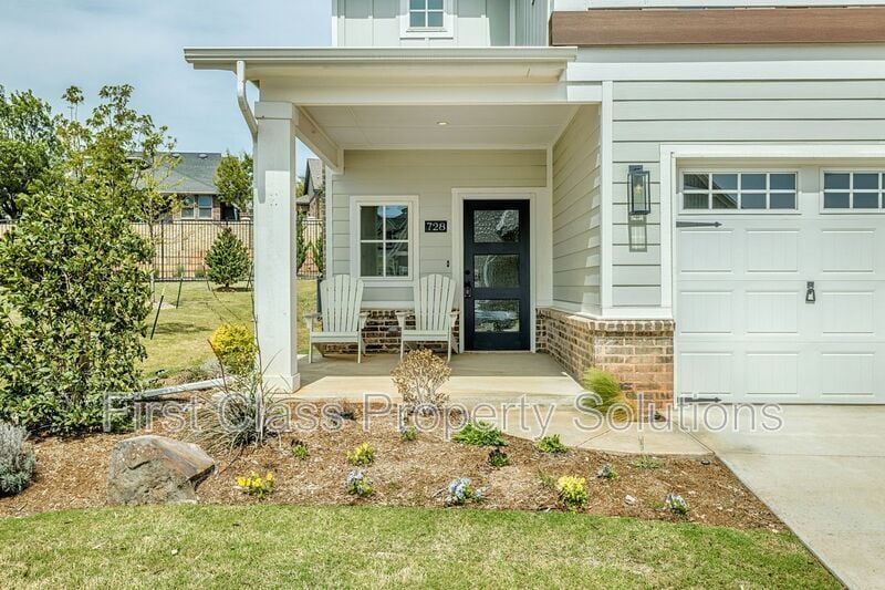 Primary Photo - 728 Harbor Town Dr